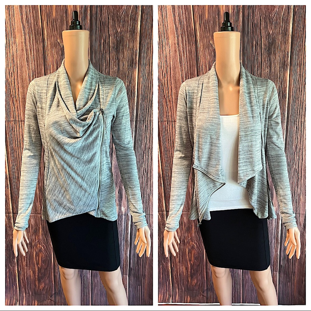 Hollister size small light gray boho stretch flowy jacket with zipper